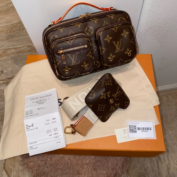 New 💕Louis Vuitton 2021 New Utility   bag💕 - Picture 6 of 8